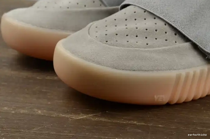 BB1840 LIGHT GLOW ADIDAS 750 GREY GUM BOOST DARK YEEZY 0516